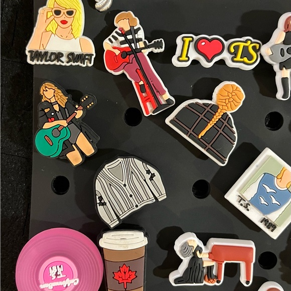 Taylor Swift Croc charms 38 count - Picture 3 of 6